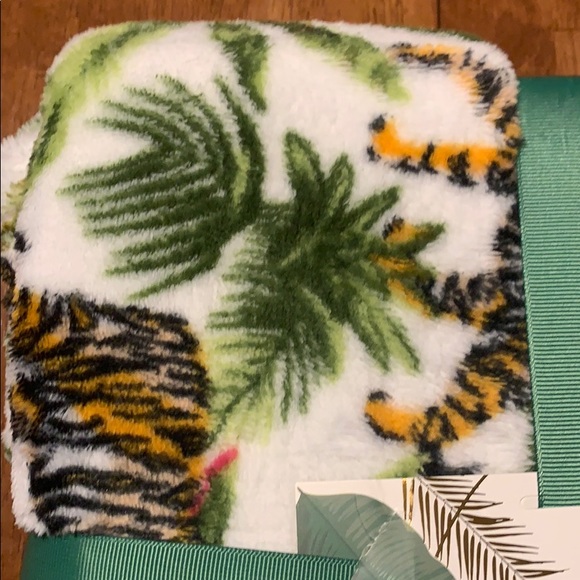 Home Collection - Picture 3 of 4